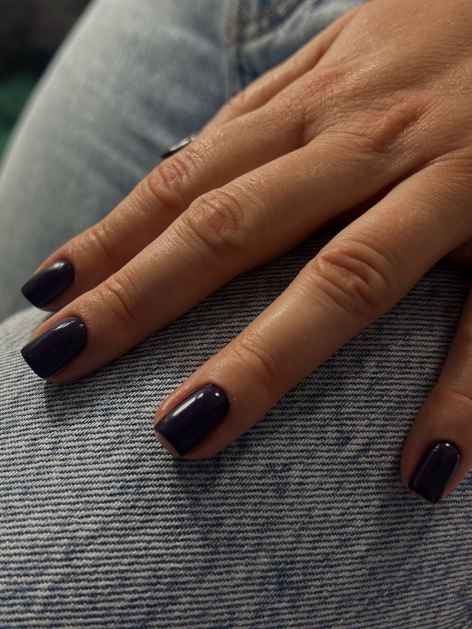 Manichiura cu oja semipermanenta made by Melissa Elena Marton - from Stailer