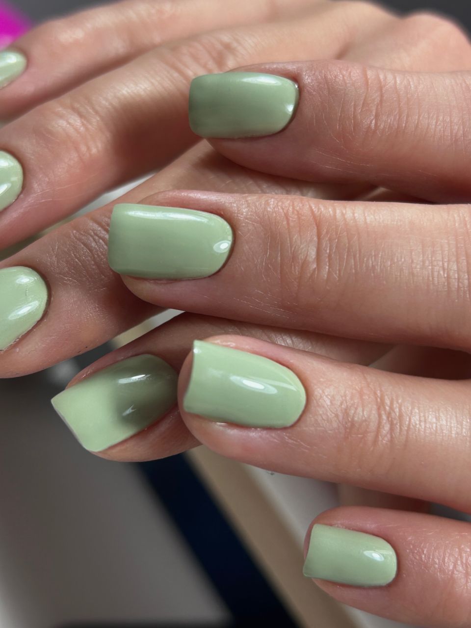 Manichiura cu oja semipermanenta made by Melissa Elena Marton - from Stailer