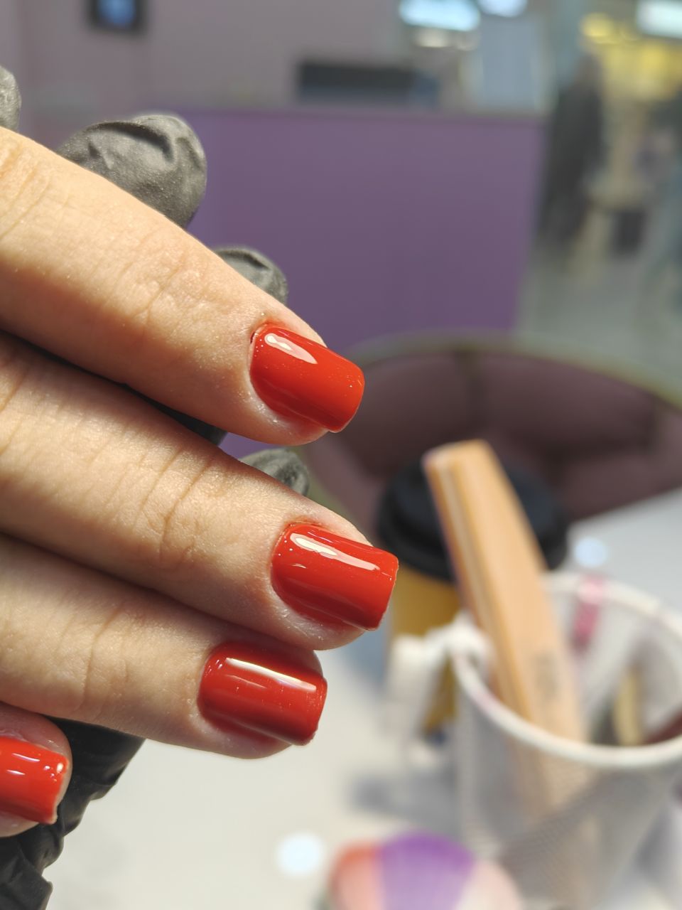 Manichiura cu oja semipermanenta made by Cristina I - from Stailer