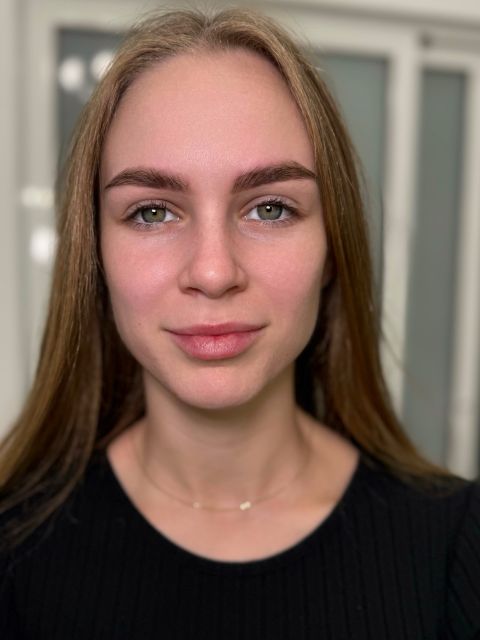 Stilizare si decolorarea sprancenelor made by Roxana Boerean - from Stailer