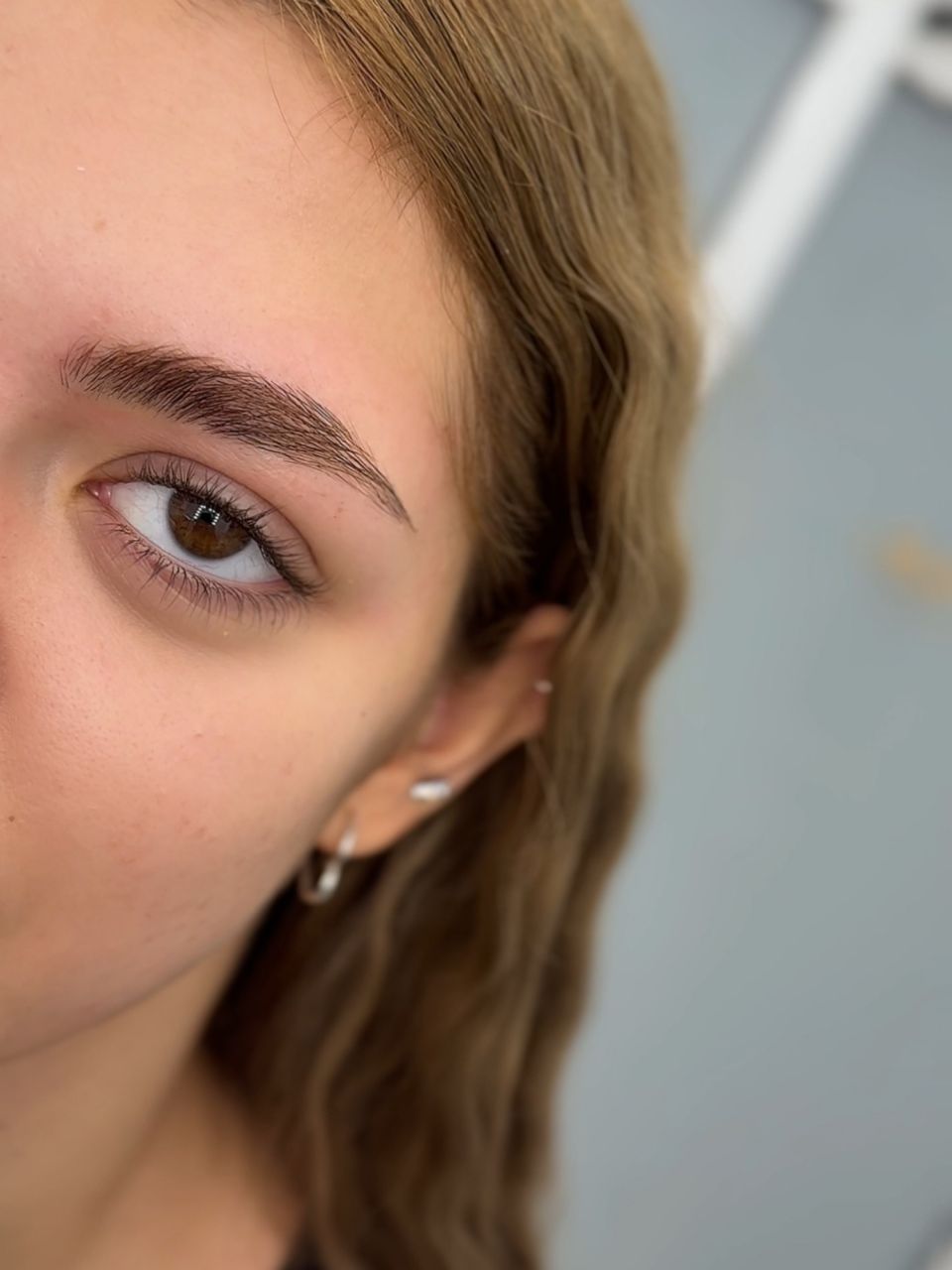 Stilizare si decolorarea sprancenelor made by Roxana Boerean - from Stailer