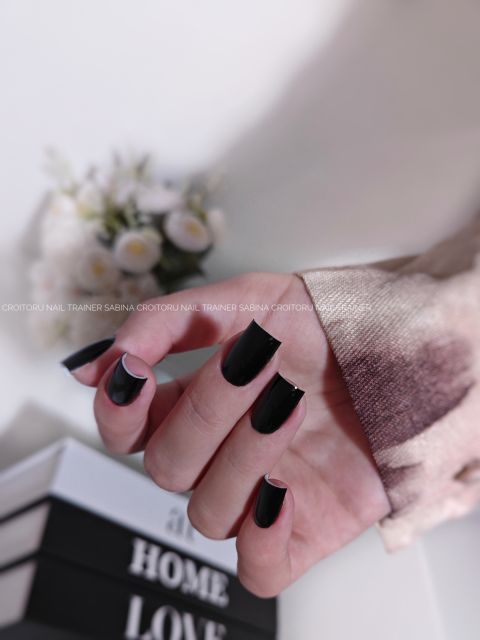 Manichiura cu oja semipermanenta made by Sabina Florea - from Stailer Manichiura cu oja semipermanenta made by Sabina Florea - from Stailer