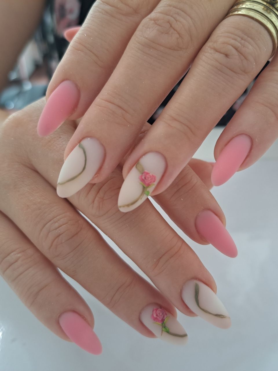 Intretinere unghii cu gel made by Anamaria Toșe - from Stailer