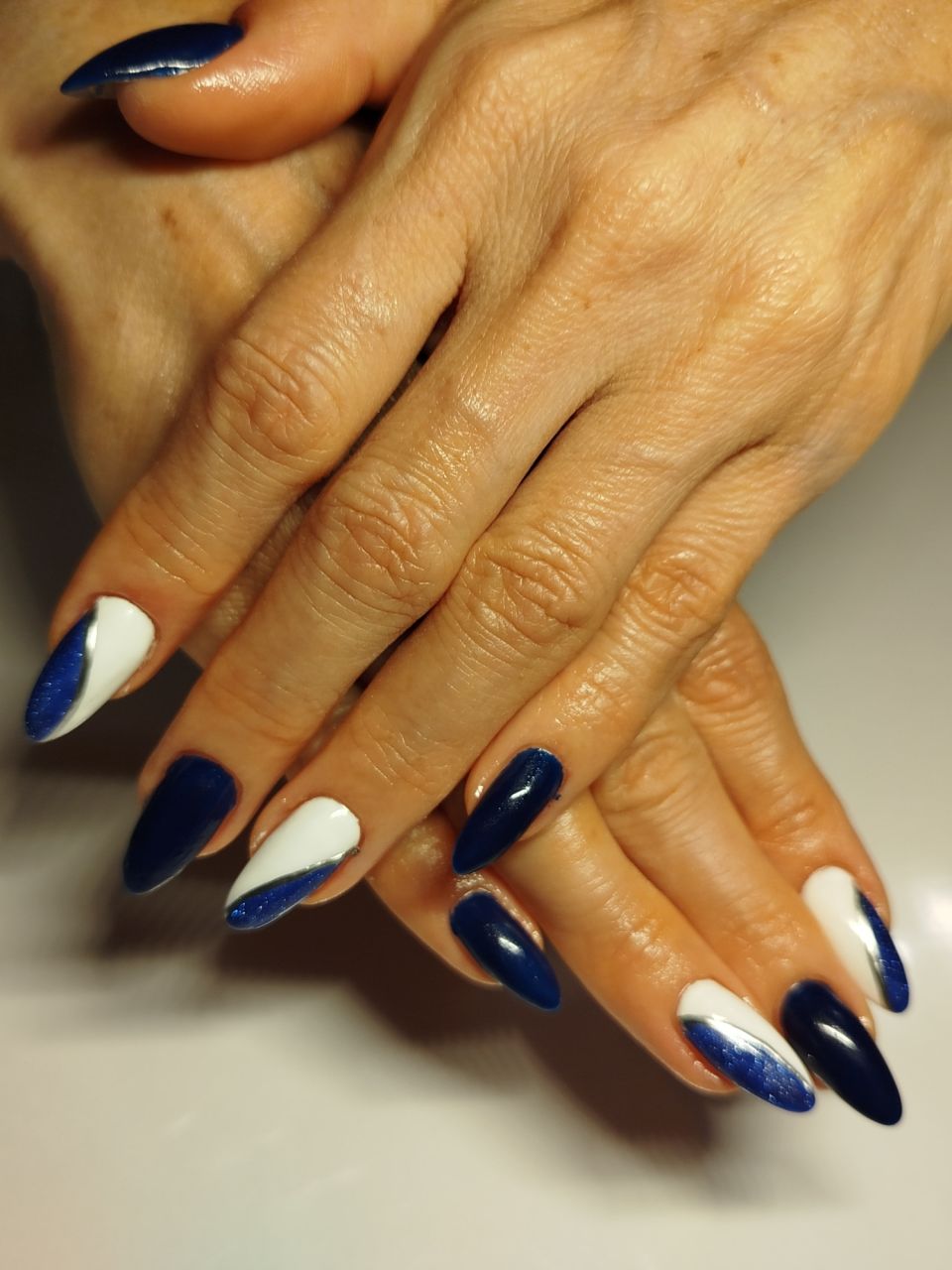 Intretinere unghii cu gel made by Dana Voican - from Stailer