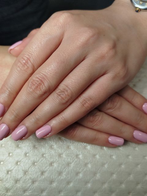 Manichiura cu oja semipermanenta made by Dana Voican - from Stailer