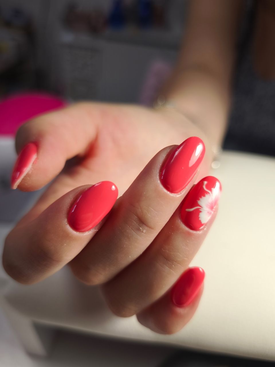 Manichiura cu gel pe unghie naturala made by Cristina  M - from Stailer