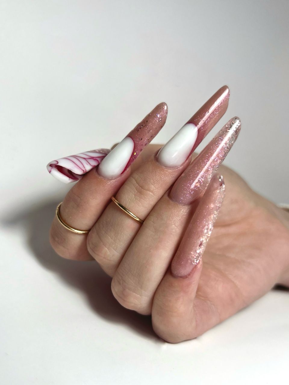 Manichiura constructie unghii cu gel made by Noemi Derzsi - from Stailer