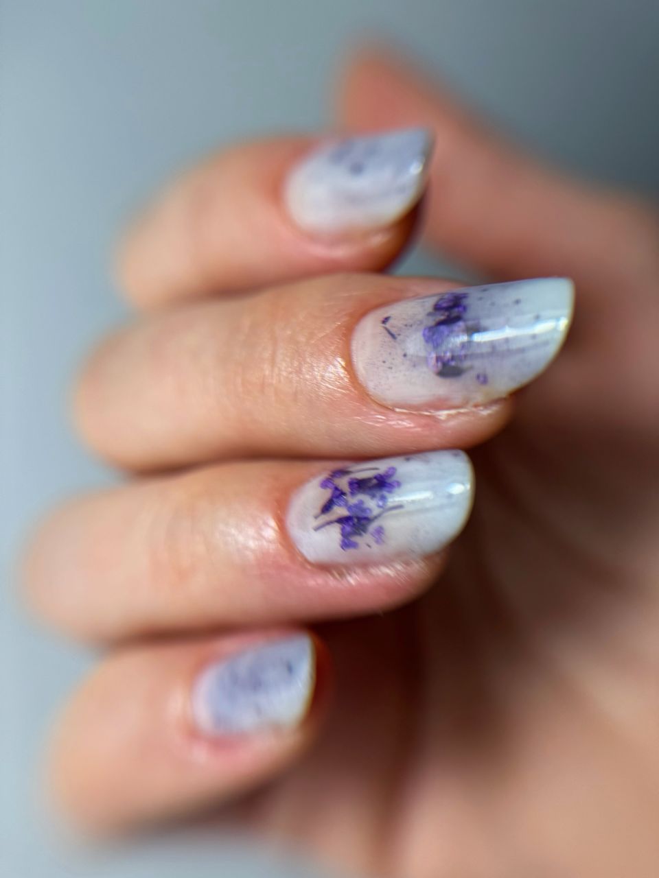 Manichiura cu gel pe unghie naturala made by Noemi Derzsi - from Stailer