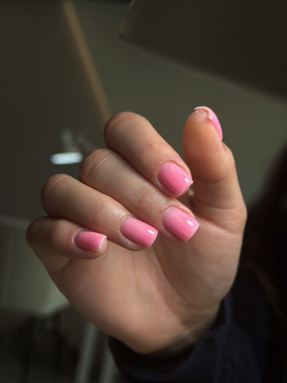 Manichiura cu oja semipermanenta made by Noemi Derzsi - from Stailer