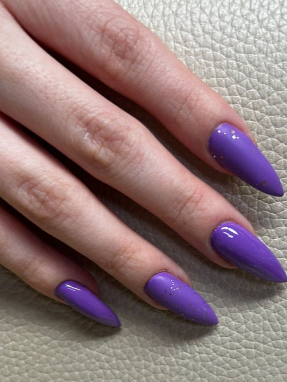 Manichiura cu gel pe unghie naturala made by Mariana  S - from Stailer