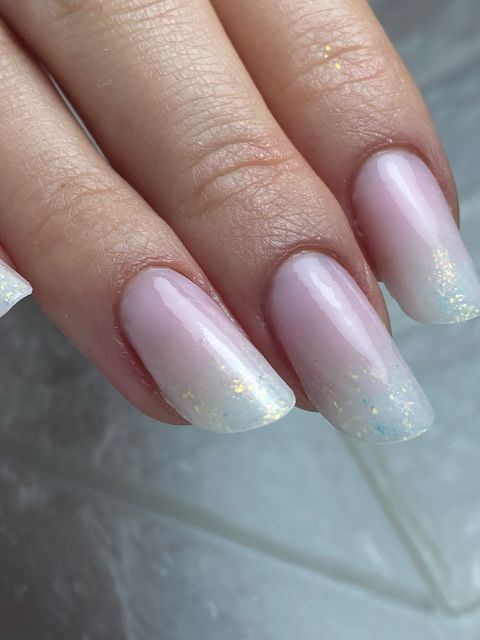 Manichiura constructie cu gel - marime 3-6