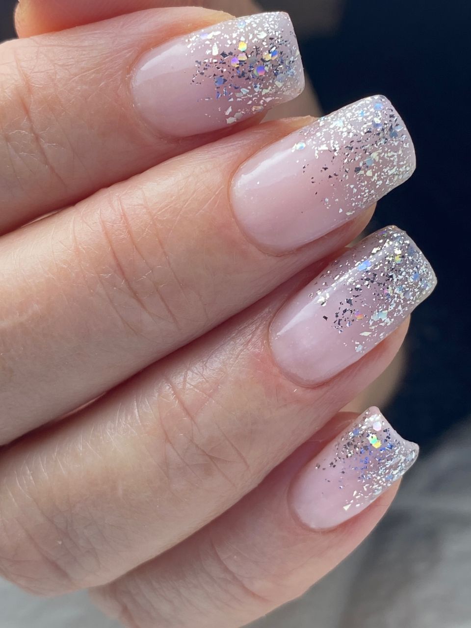 Manichiura cu gel pe unghie naturala made by Renata Kovacsi - from Stailer