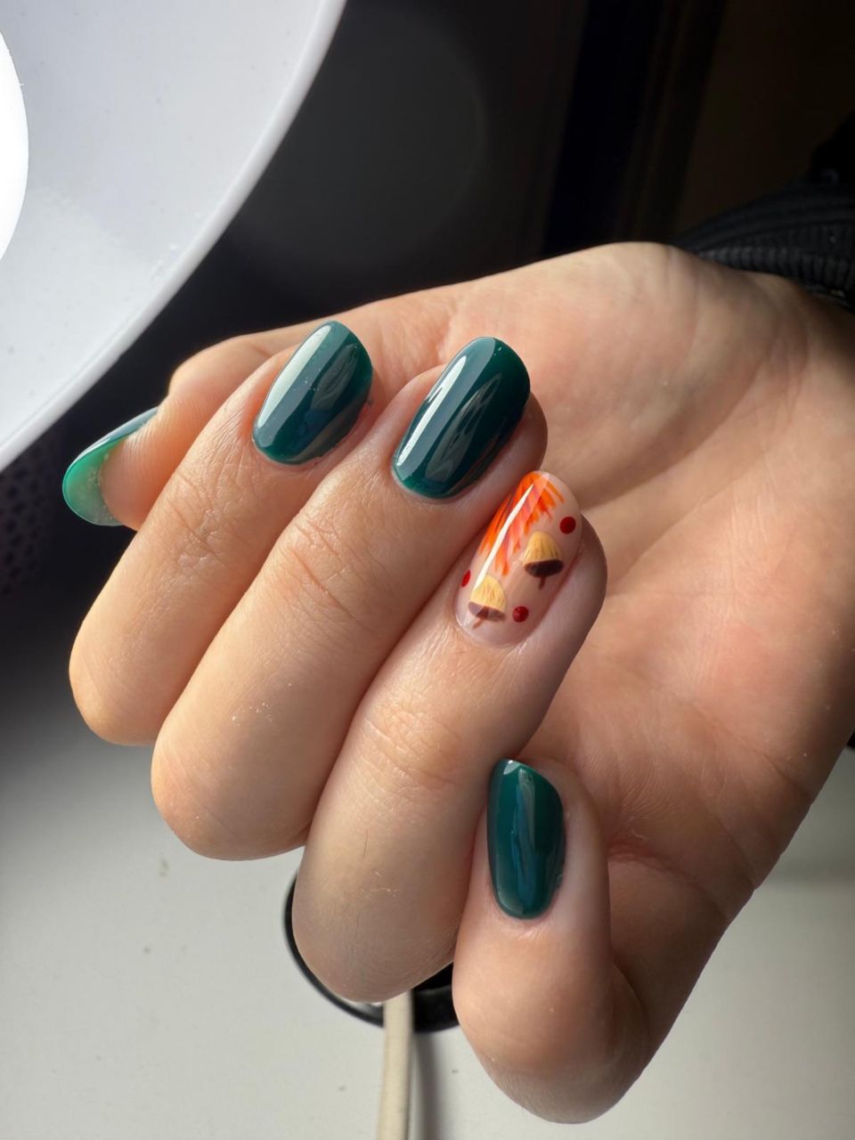 Manichiura cu oja semipermanenta apex made by Maria Bădici - from Stailer Manichiura cu oja semipermanenta apex made by Maria Bădici - from Stailer