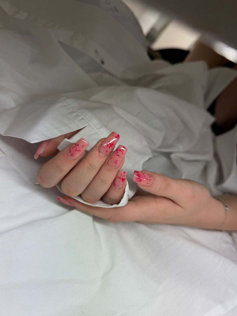 Manichiura cu oja semipermanenta apex made by Maria Bădici - from Stailer Manichiura cu oja semipermanenta apex made by Maria Bădici - from Stailer