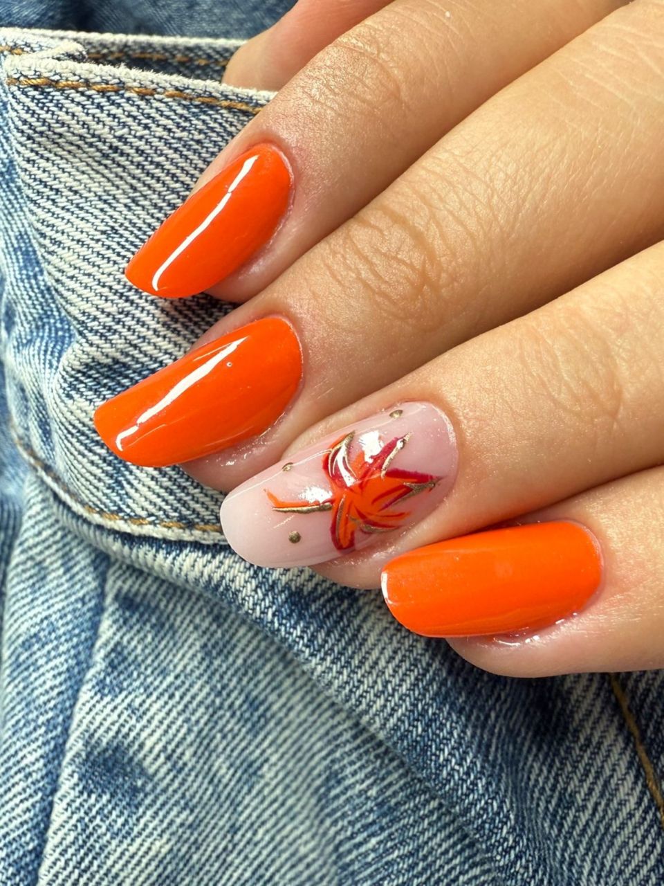 Manichiura cu oja semipermanenta apex made by Maria Bădici - from Stailer Manichiura cu oja semipermanenta apex made by Maria Bădici - from Stailer