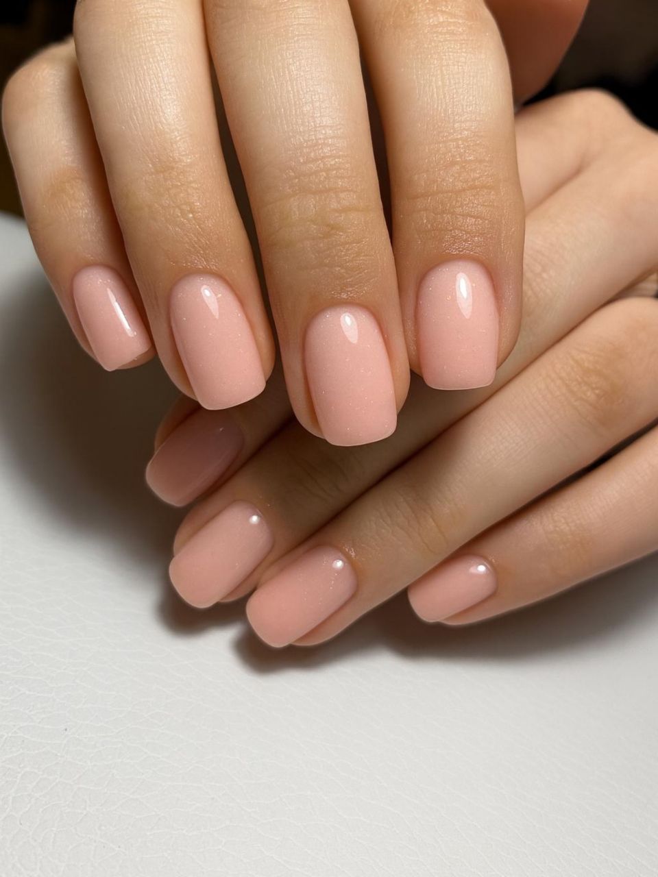 Manichiura cu oja semipermanenta made by Izabela Lavinia Oprea - from Stailer