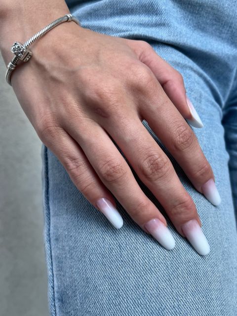 Manichiura constructie unghii cu gel