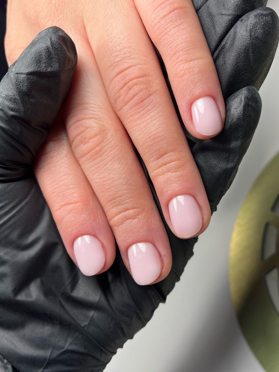 Manichiura cu gel pe unghie naturala made by Aurora M - from Stailer
