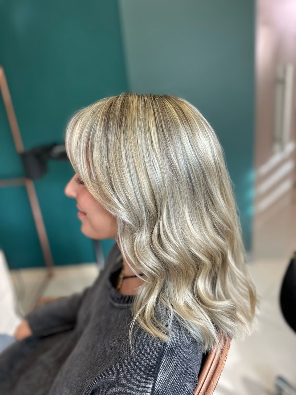 Vopsit tehnici speciale made by Andreea Tanasie - from Stailer