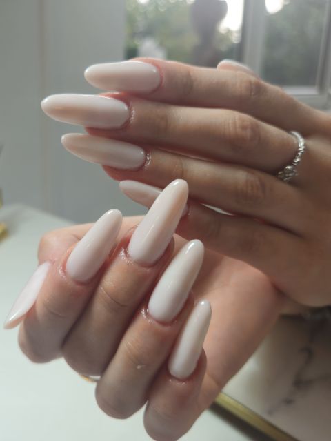 Manichiura constructie gel - Slim made by Mariana Steliana Grama - from Stailer