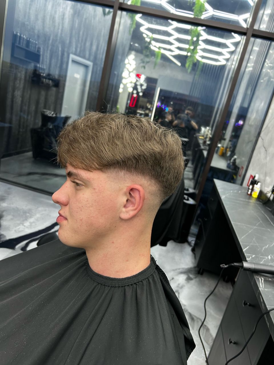 Tuns skin fade si spalat made by Beniamin Gemanaru - from Stailer