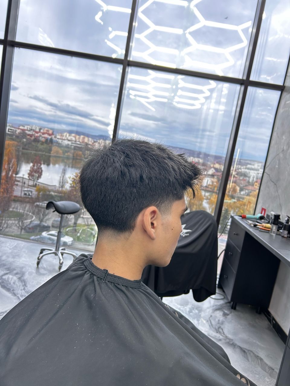 Tuns skin fade si spalat made by Beniamin Gemanaru - from Stailer