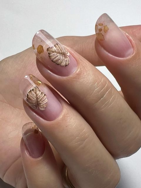 Intretinere unghii cu corectie - scurt