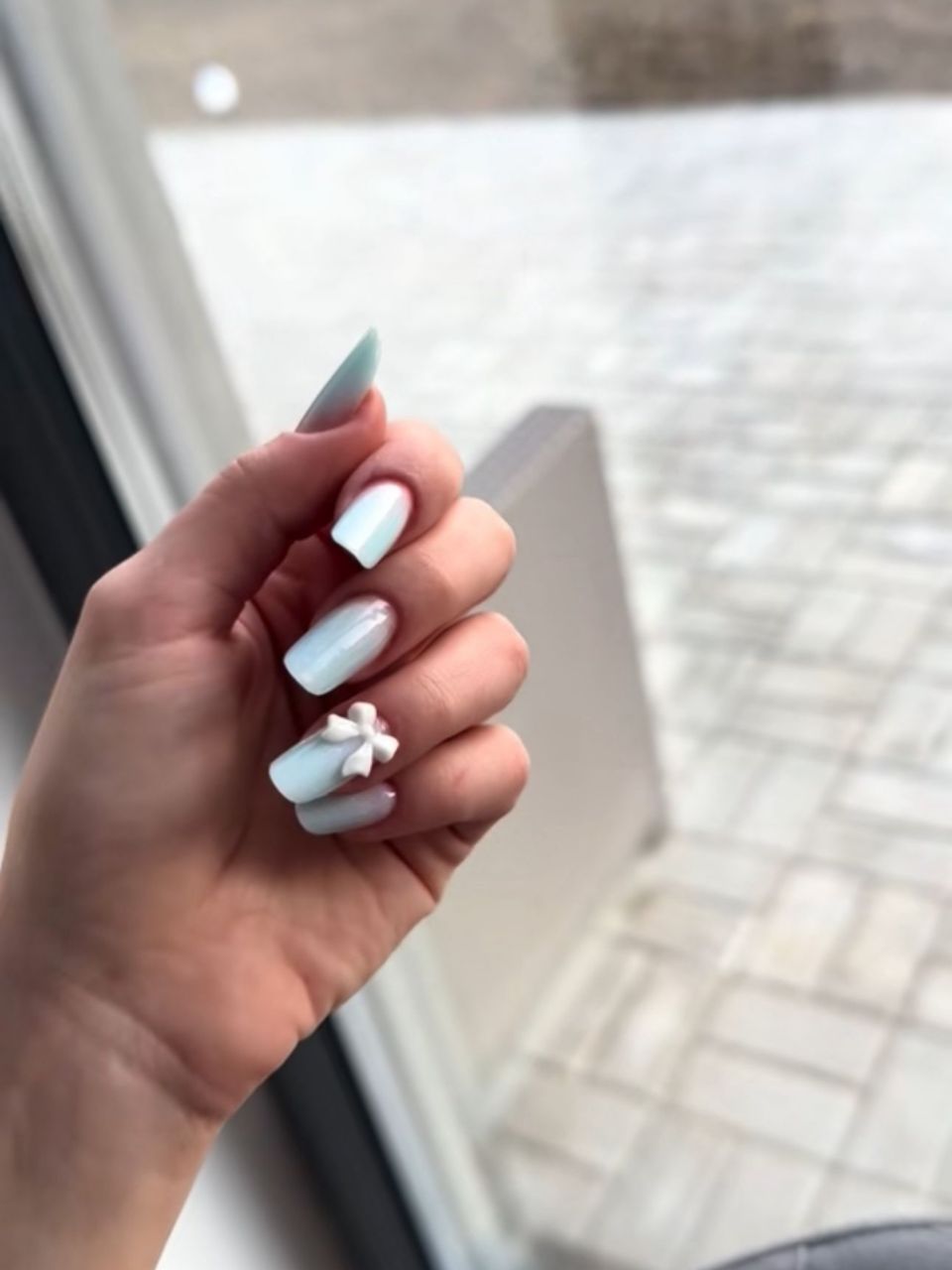 Manichiura constructie unghii cu gel made by Andreea Tomescu - from Stailer