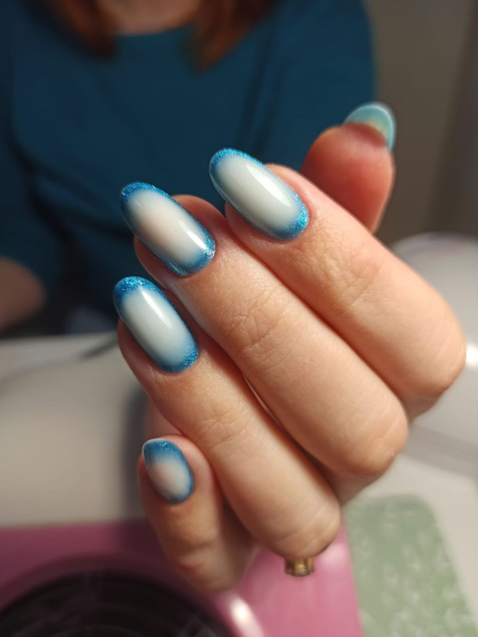 Manichiura cu oja semipermanenta made by Cristina Burduja - from Stailer