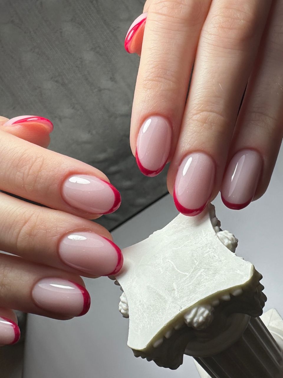 Manichiura cu oja semipermanenta made by Eva Silagyi - from Stailer