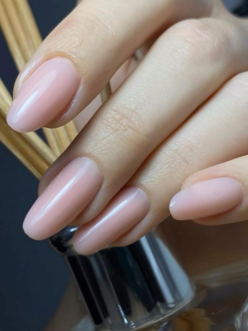 Manichiura constructie unghii cu gel made by Alexandra Mîță - from Stailer