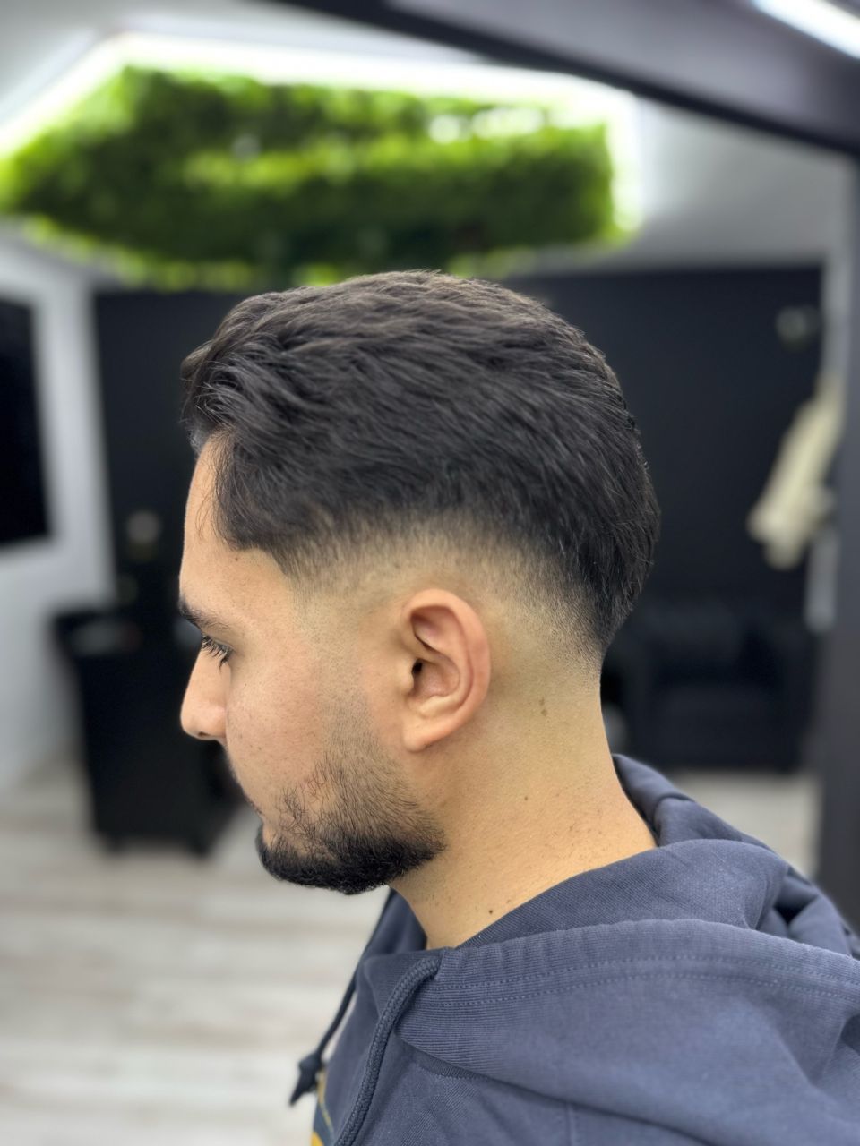 Tuns skin fade made by Gafi Vlad - from Stailer