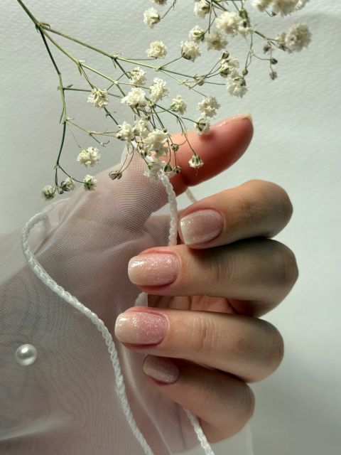 Manichiura cu oja semipermanenta made by Patricia Ciorbea - from Stailer