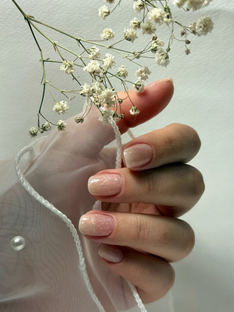 Manichiura cu oja semipermanenta made by Patricia Ciorbea - from Stailer