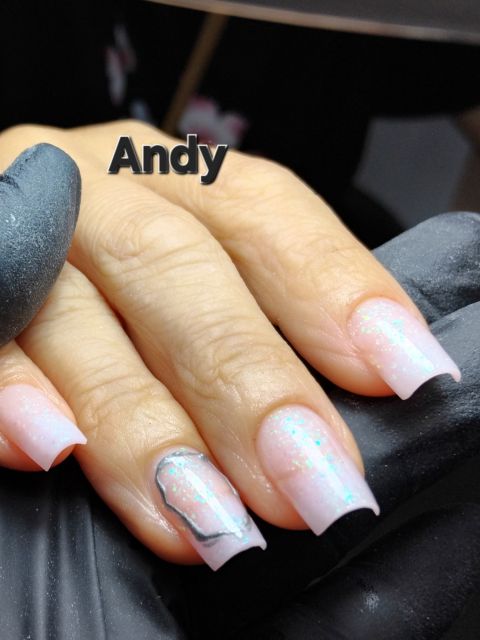 Manichiura constructie unghii cu gel - slim made by Andreea Claudia Ota - from Stailer