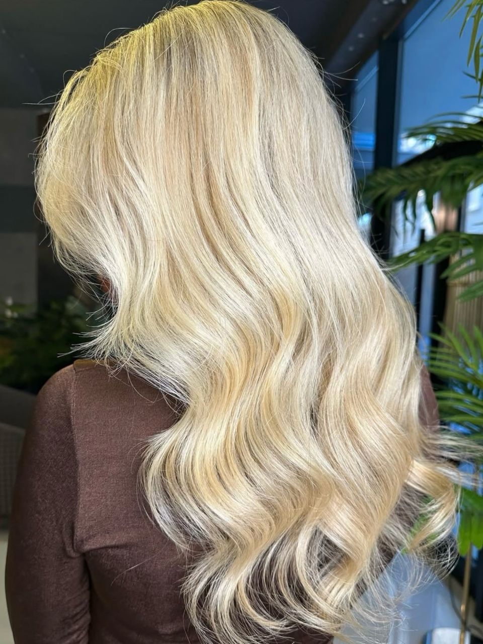 Balayage cu decolorare - par lung made by Andra Andra  - from Stailer