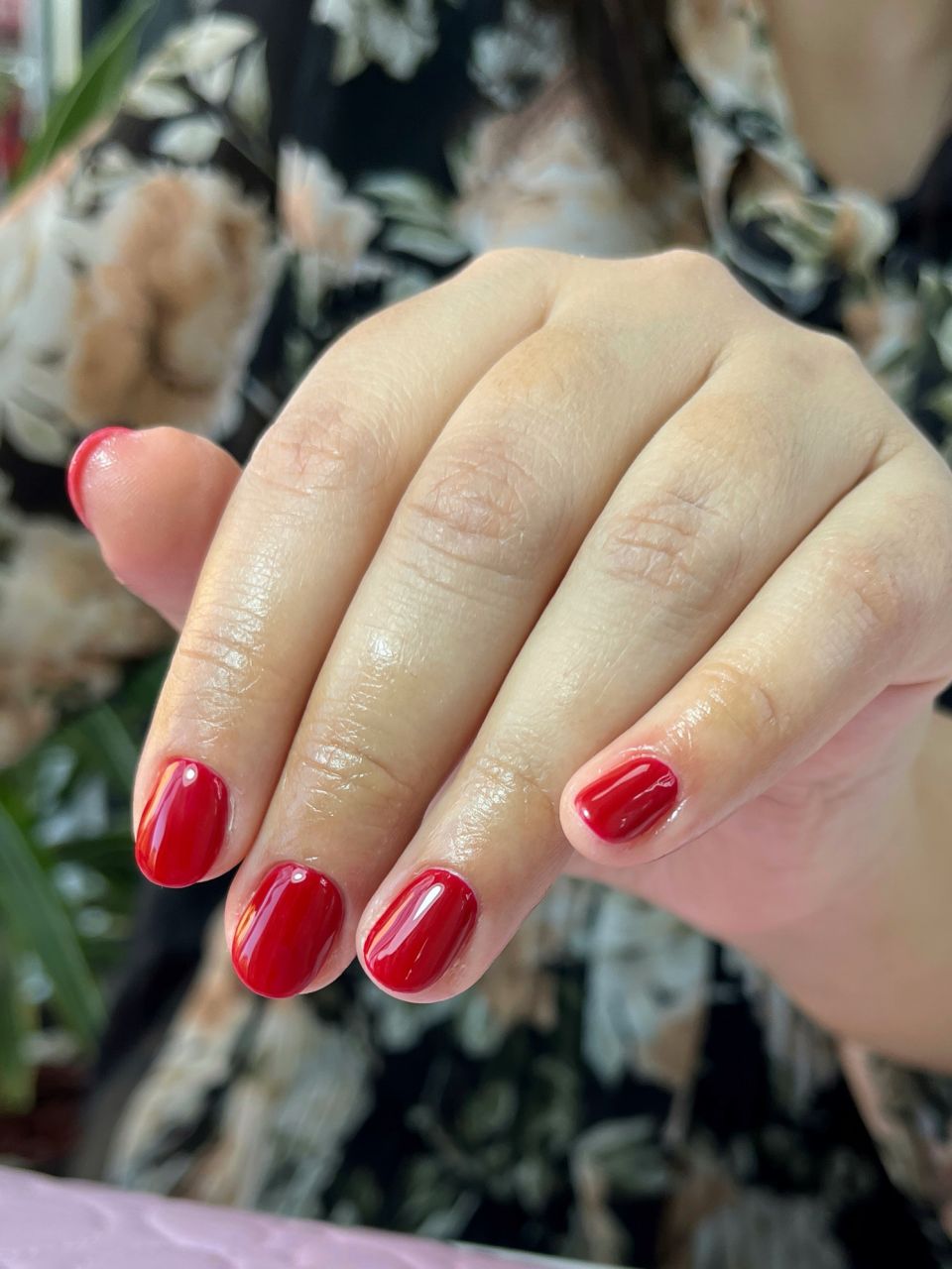 Manichiura cu oja semipermanenta made by Miruna Manoila - from Stailer Manichiura cu oja semipermanenta made by Miruna Manoila - from Stailer