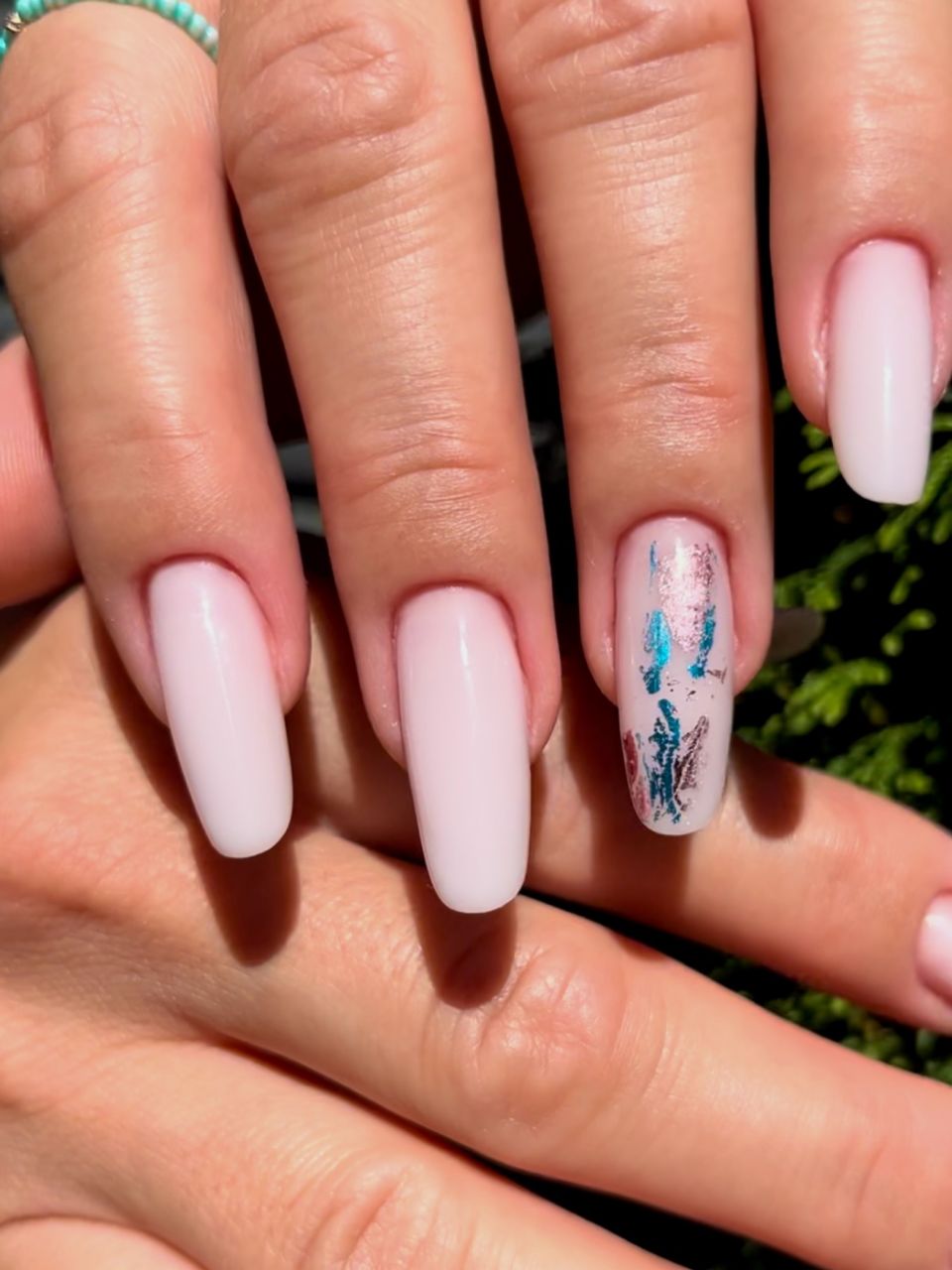 Manichiura constructie unghii cu gel made by Miruna Balan - from Stailer