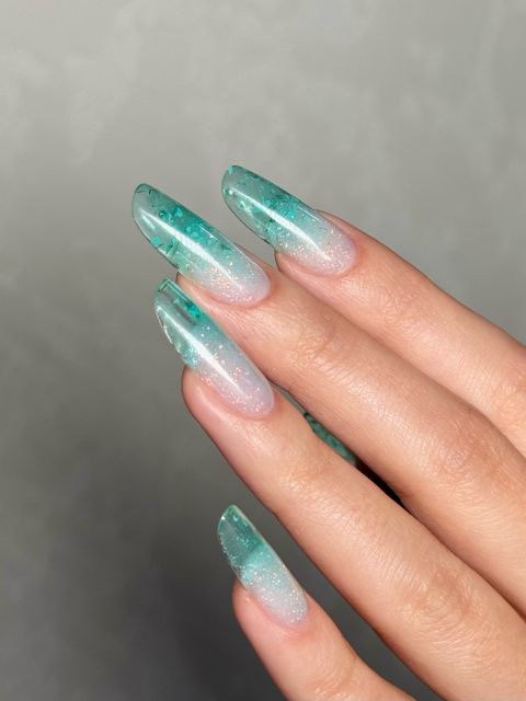 Manichiura constructie unghii cu gel made by Miruna Balan - from Stailer