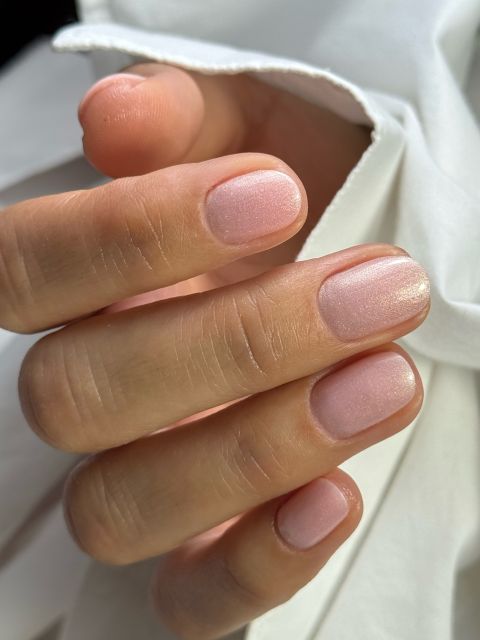 Manichiura cu oja semipermanenta made by Sandra Tone - from Stailer