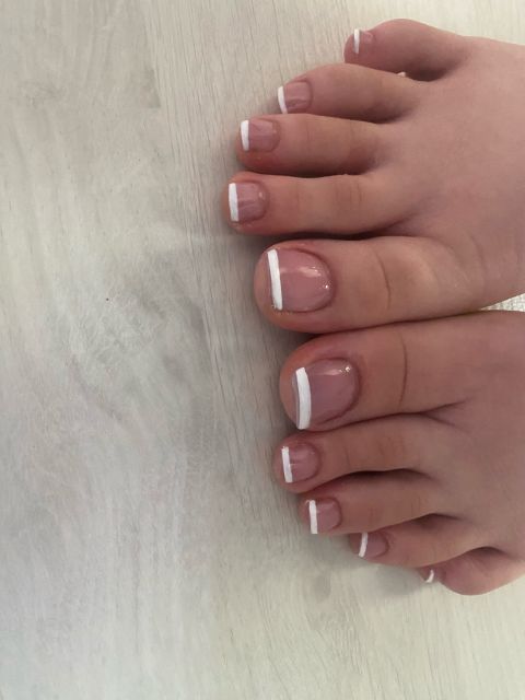 Pedichiura uscata cu gel
