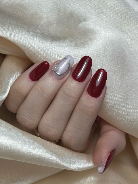 Manichiura constructie unghii cu gel made by Denisa Popescu - from Stailer