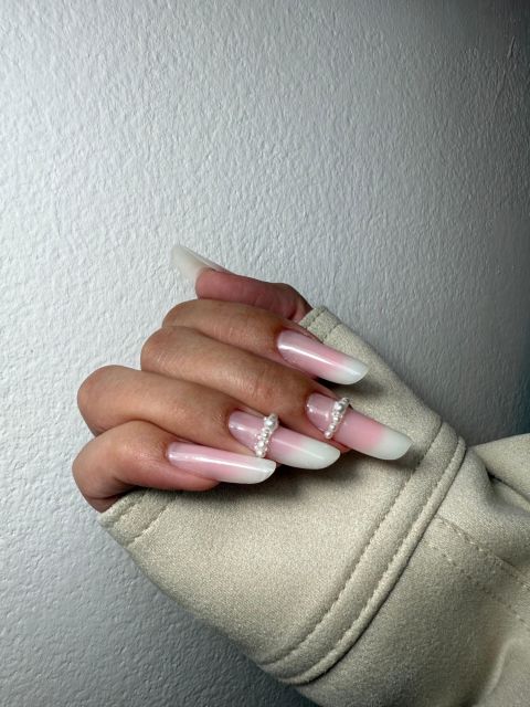 Manichiura constructie unghii gel - slim made by Georgiana Jucan - from Stailer
