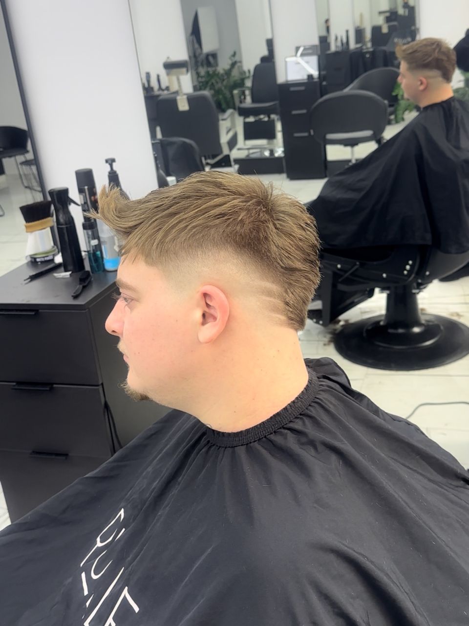 Tuns Skin Fade - spalat si aranjat made by Oana  Albu - from Stailer