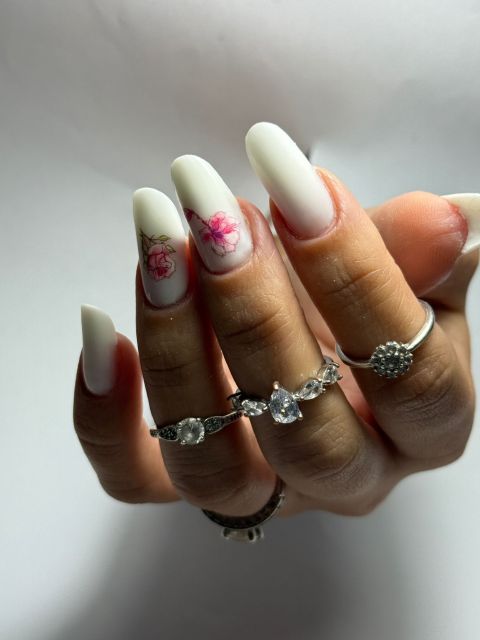 Manichiura constructie unghii cu gel made by Julia Ciurba - from Stailer