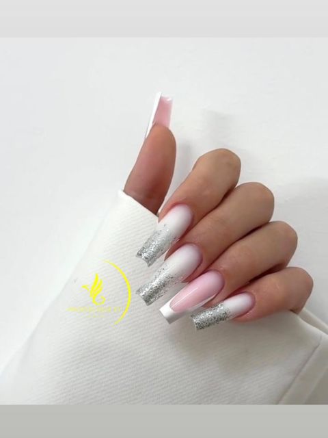 Manichiura constructie unghii cu gel made by Julia Ciurba - from Stailer