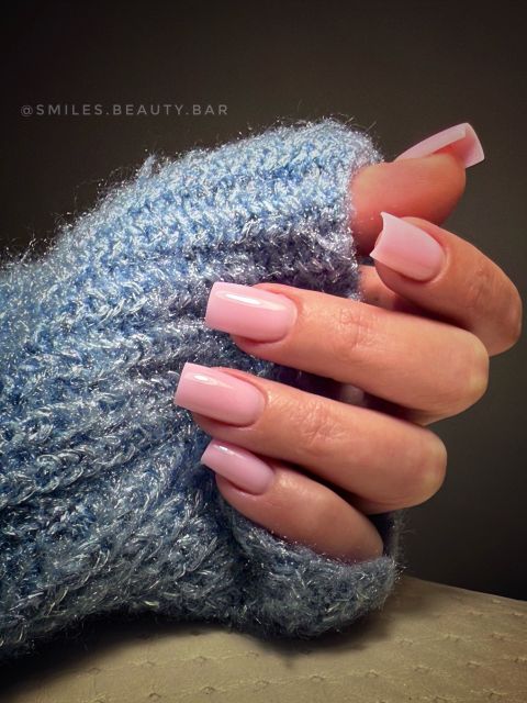 Intretinere unghii cu gel