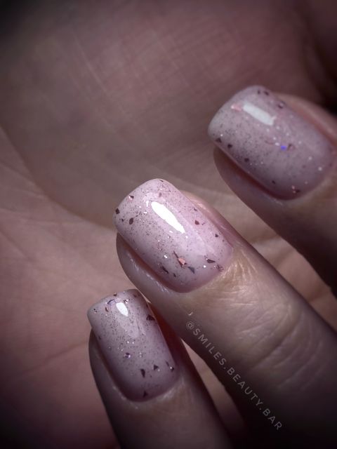 Manichiura cu oja semipermanenta