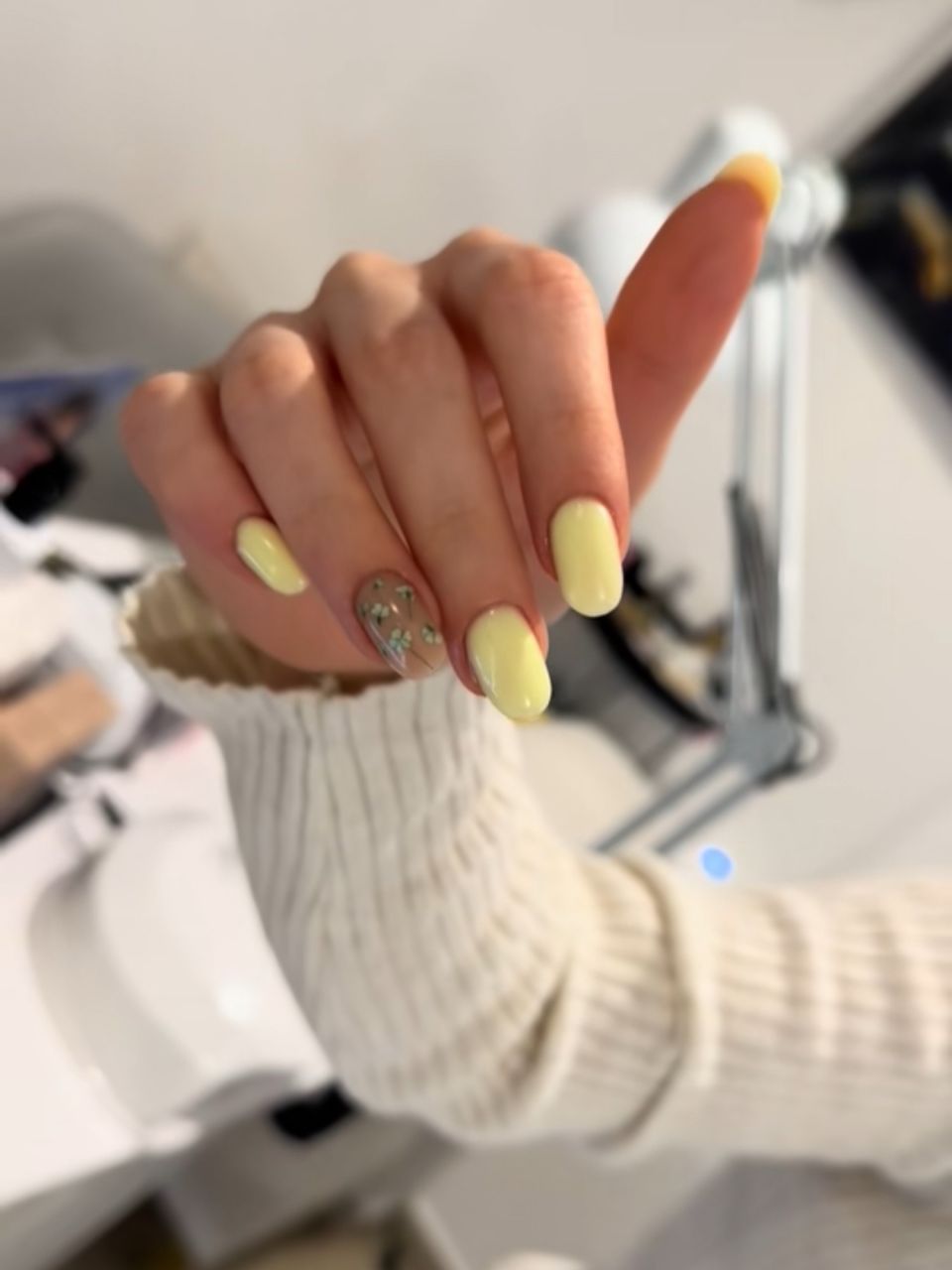 Intretinere unghii cu gel made by Diana Micle - from Stailer