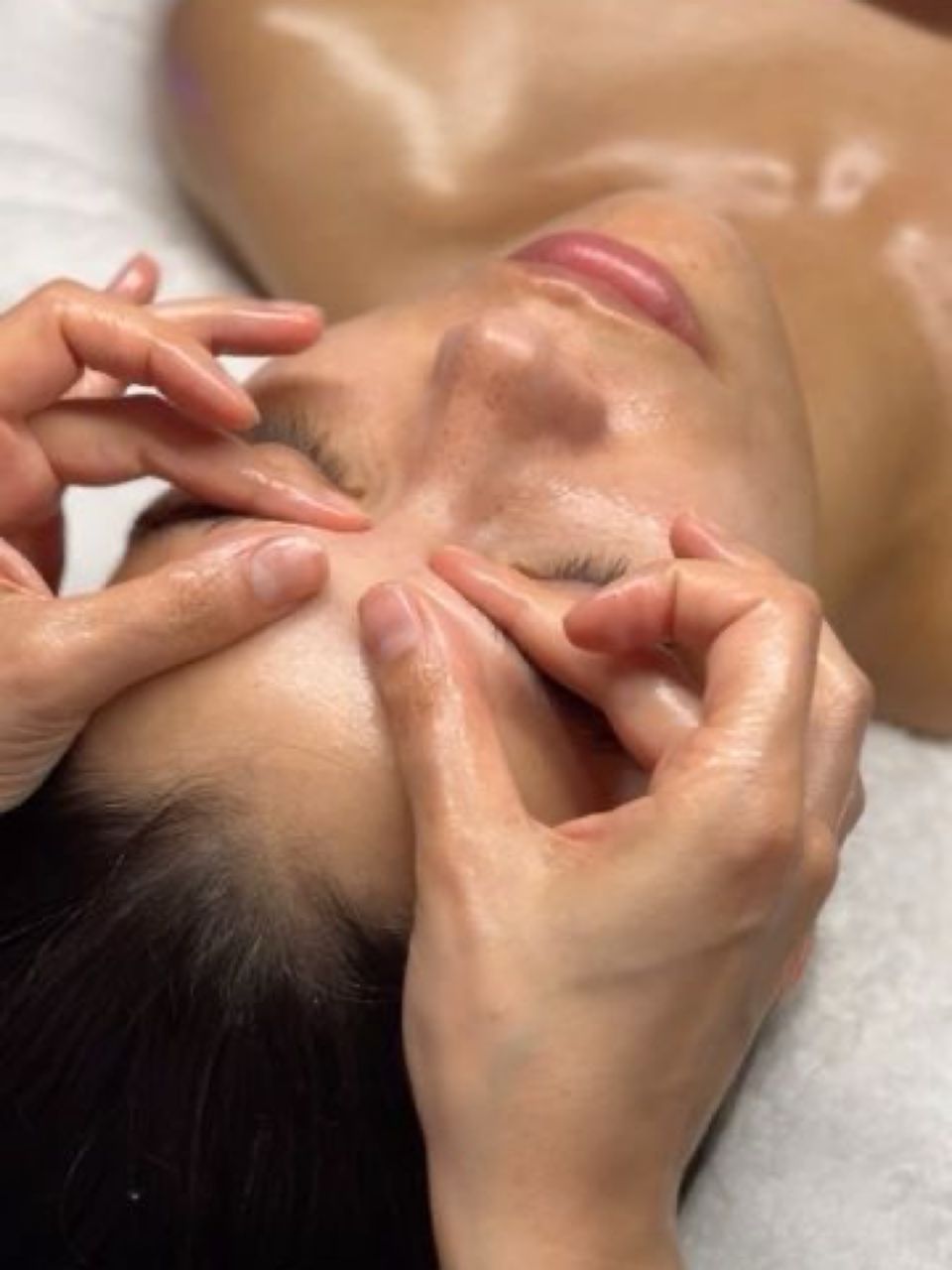 Masaj facial made by Laura Patrascu - from Stailer